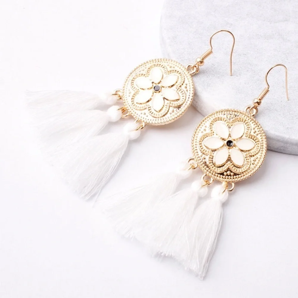 *FLAVIA* White Floral x Tassel Fashion Earrings